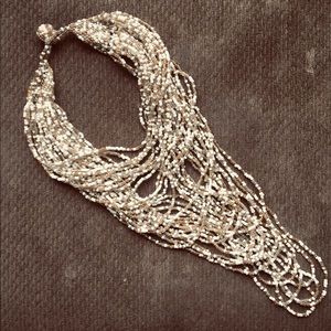 Beaded Necklace white/gold/silver colored